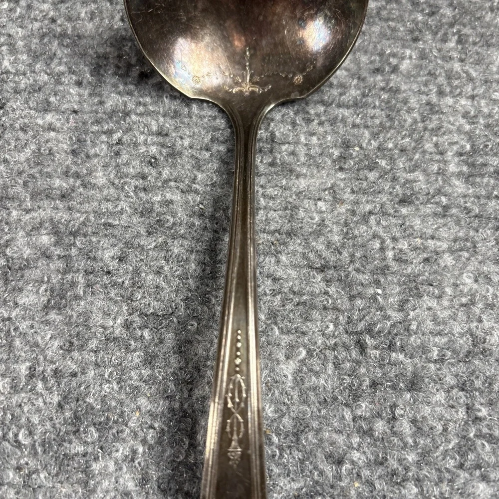 Oneida Community Queen Bess 1 Solid Gravy Ladle Silverplate 1924 Tudor Vintage